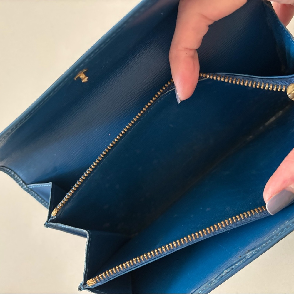 Louis Vuitton Blue Epi Leather Vintage Sarah Wallet - Picture 6 of 12